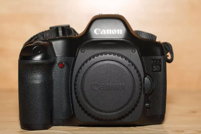  Canon EOS 7D Camera {Skype /: ltdmarketstore} 2