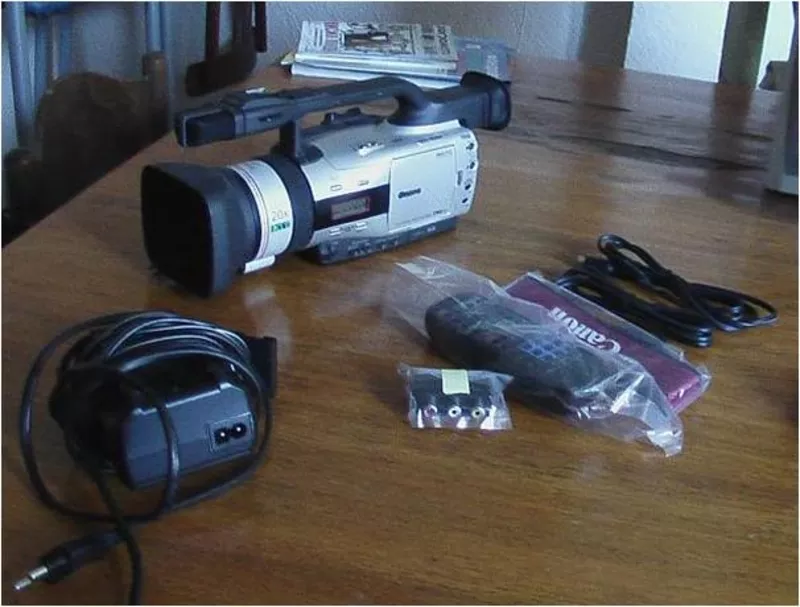Видеокамера Canon XM2